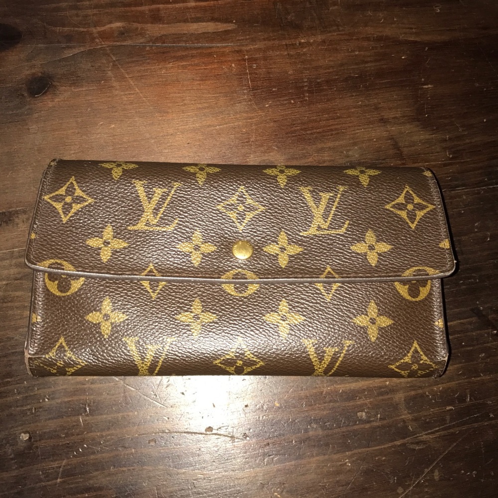 Louis vuitton wallet 100% authentic