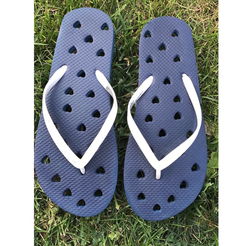 Target Heart Flip-Flops