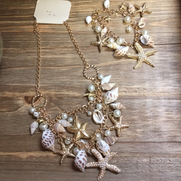 Jewelry - NIP Seashell Beach Statement Necklace-Bracelet Set
