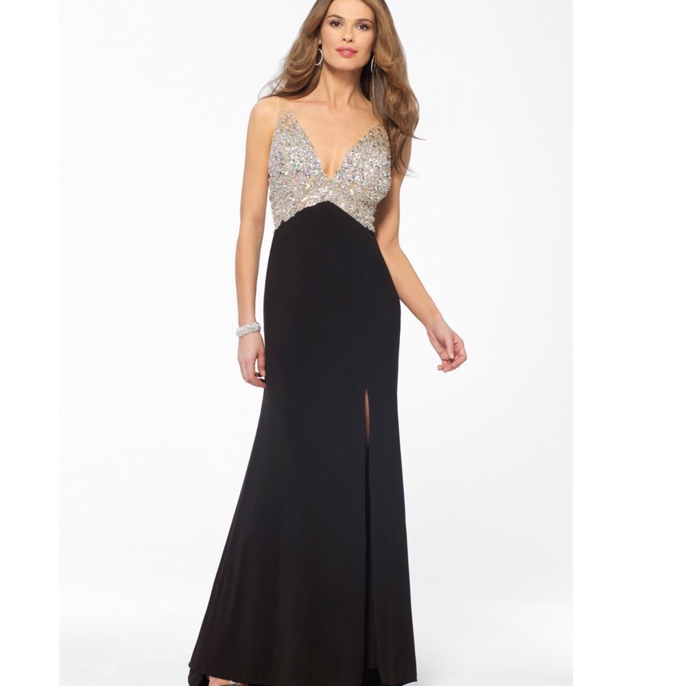 Cache Crystal Bodice Black Gown