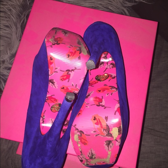 Betsy Johnson Gemmma 8 1/2 - Picture 3 of 3