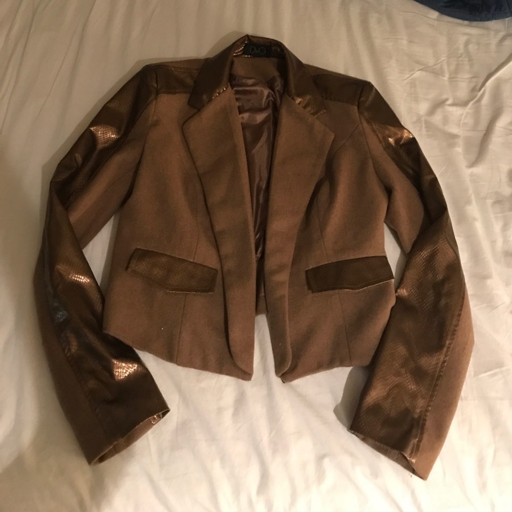 A adorable brown blazer