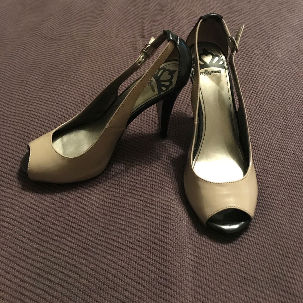 👗NWOT Fergalicious 7.5 open toe heels w/ strap