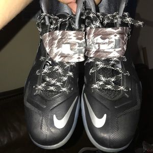 Nike lebron soldiers