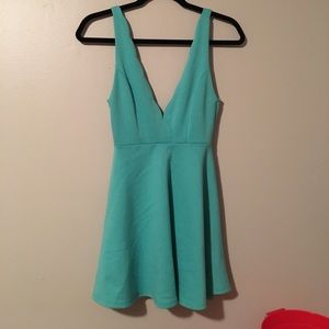 Windsor brand new low cut dress!👗