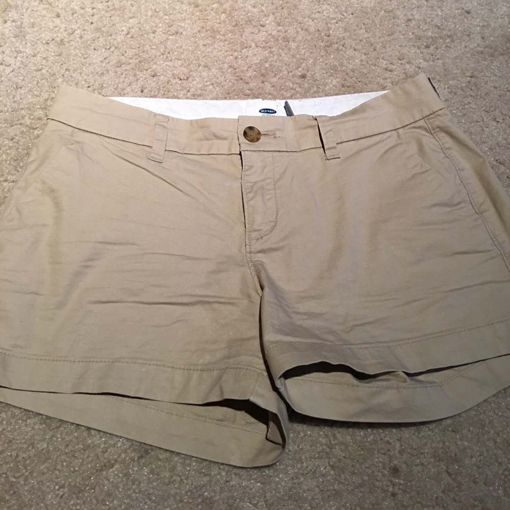 Old Navy tan shorts