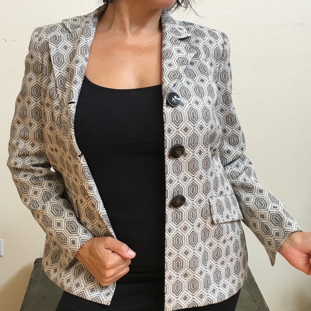 ARTSY suit jacket!