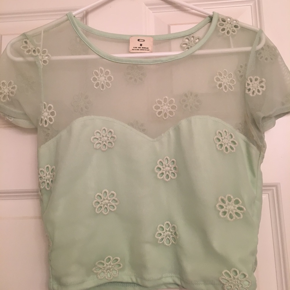 crop top
