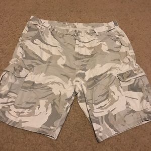 Wrangler camouflage cargo shorts