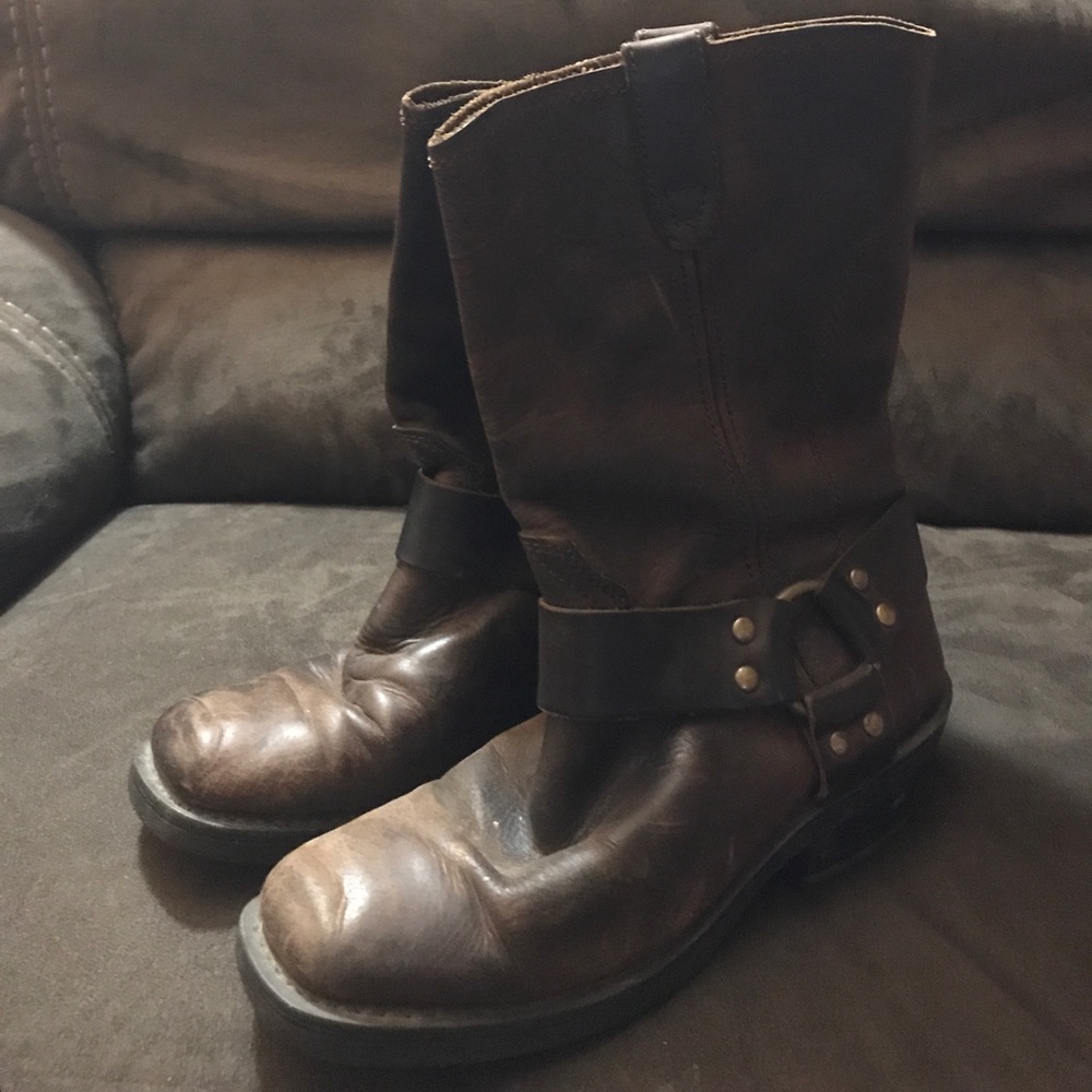 Perfectly Worn In Cowgirl Boots 🌵