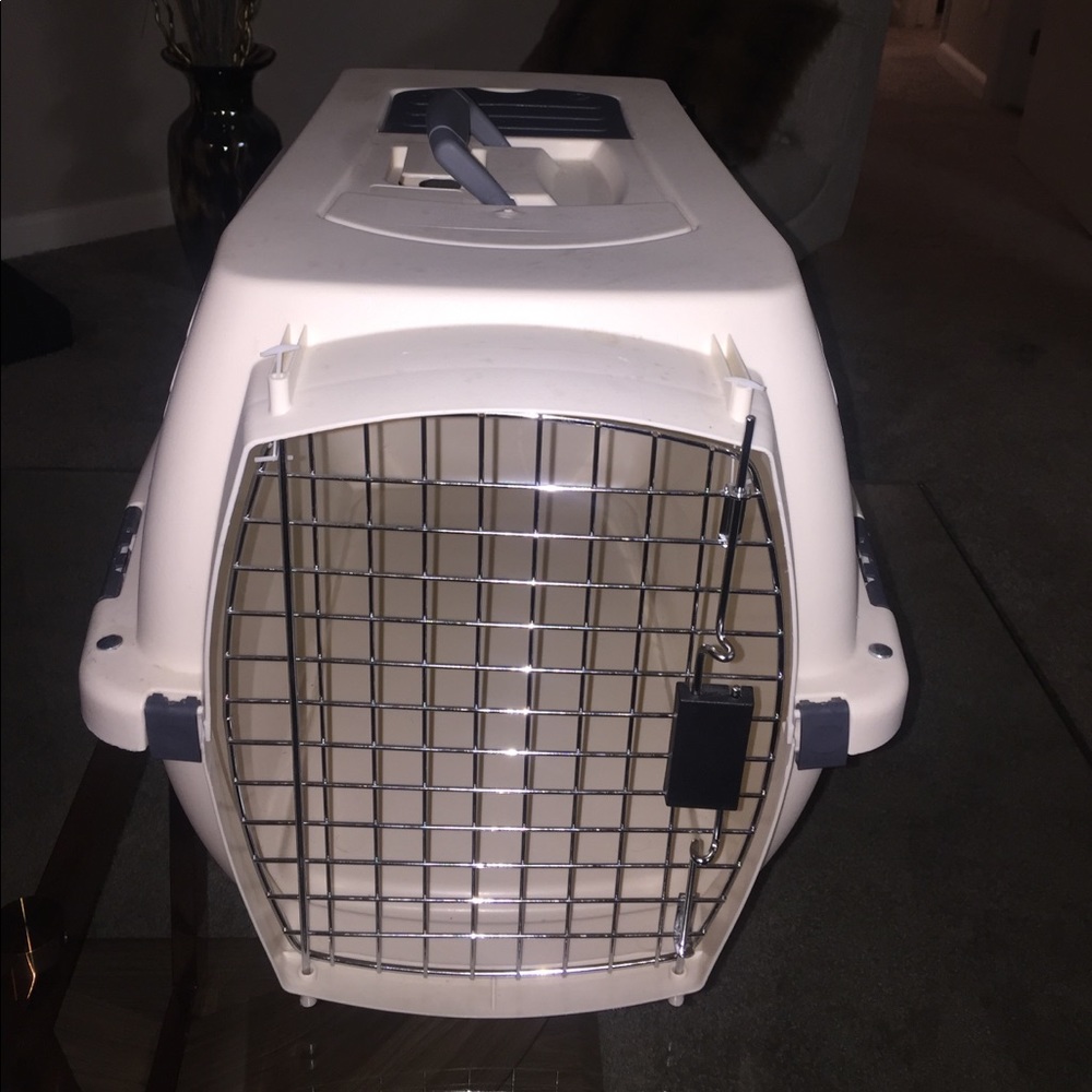 Dog crate brand new
