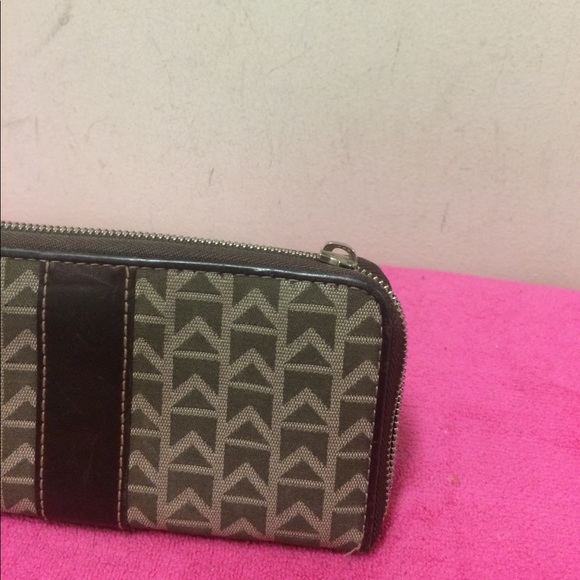 🌈Micheal Kors Full Wallet - Picture 5 of 5