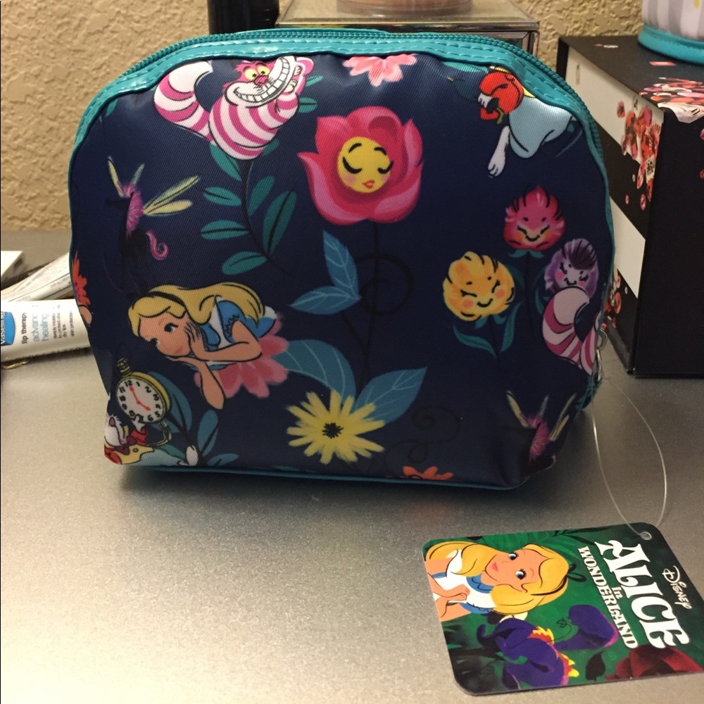 Alice in wonderland disney make up bag