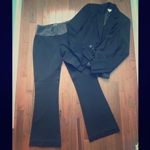 Amazing Cache Pantsuit!!