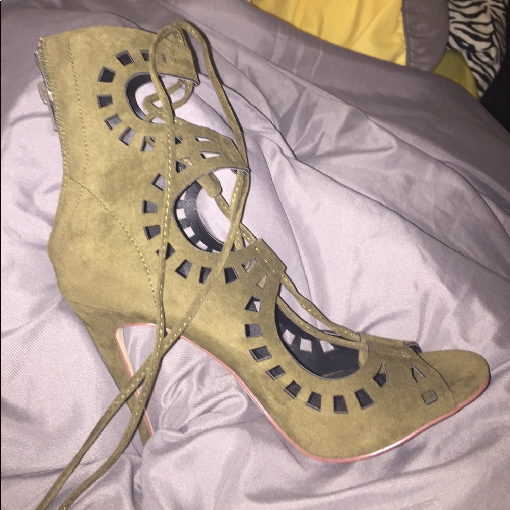 Brand new Windsor heels