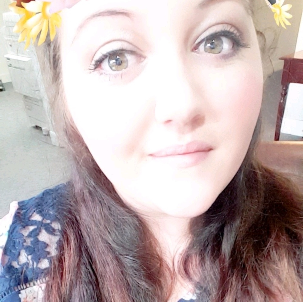 Meet your Posher, Rayven