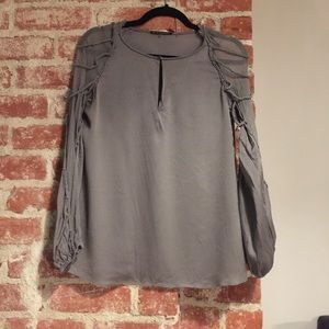 Elie Tahari Silk Gray Blouse 🍍