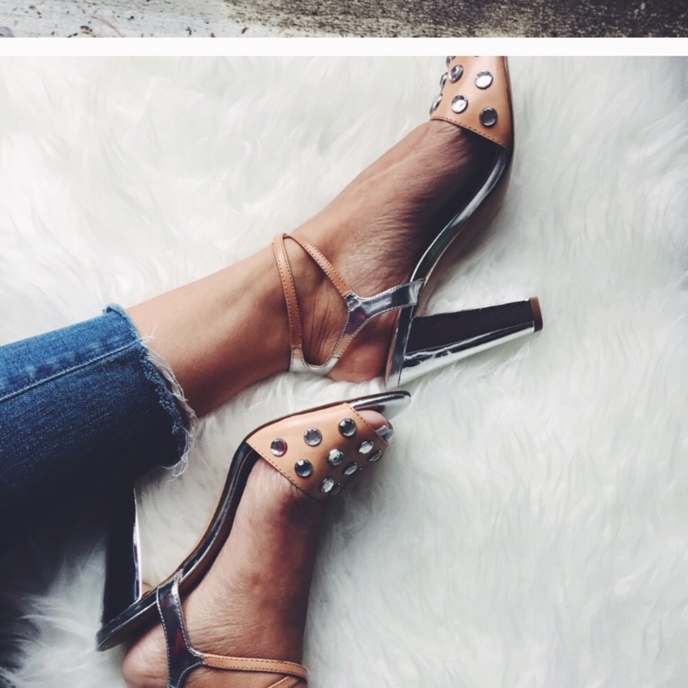 Heels - Picture 3 of 4