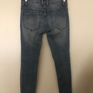 Destroyed Ankle Skinny