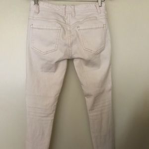 Destroyed Ankle Skinny