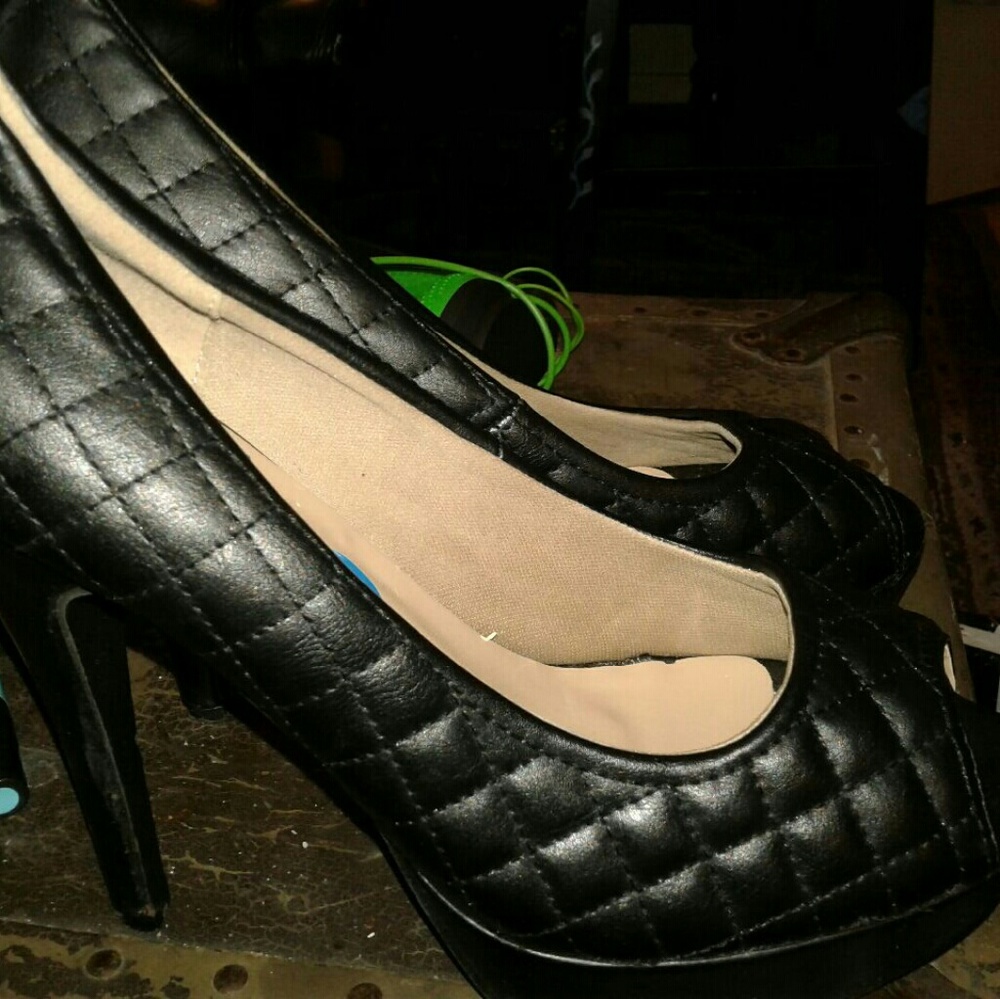 Peep toe Pumps