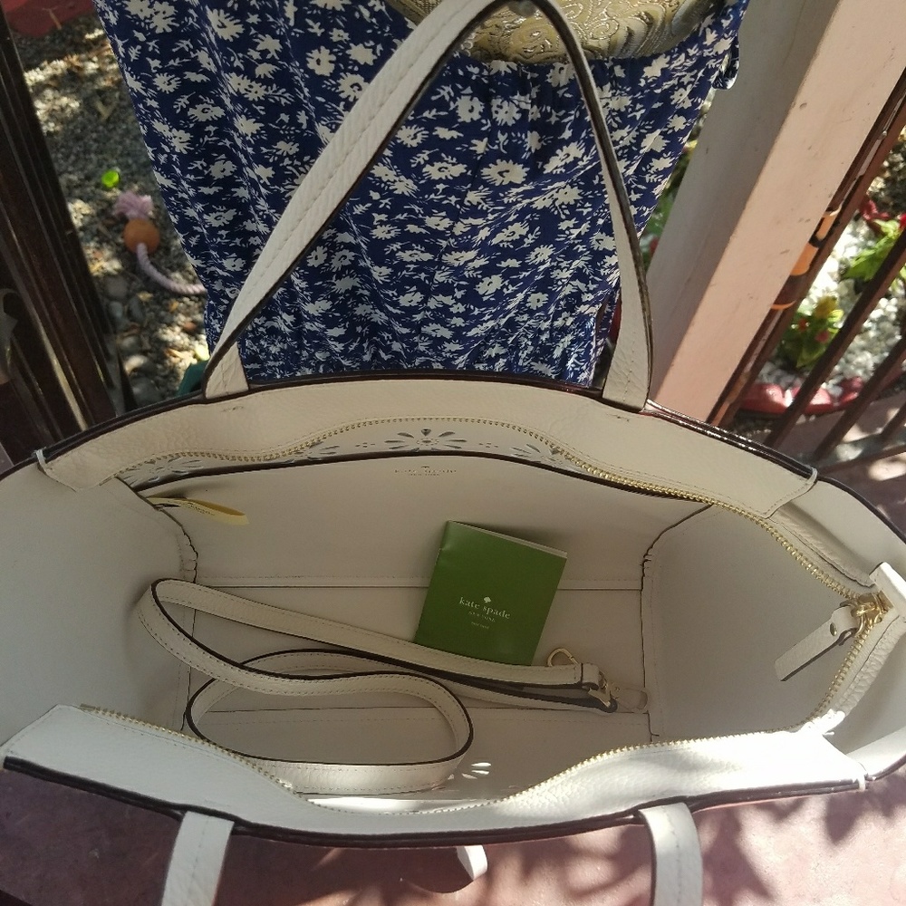 Kate Spade Elizabeth Faye Drive Leathr Tote/Wallet - Picture 5 of 8