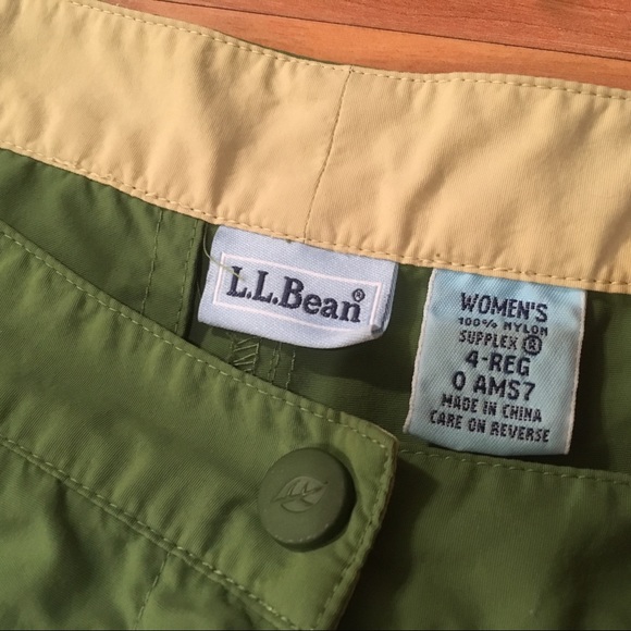[SOLD] L.L. Bean Nylon Capri - Picture 2 of 5