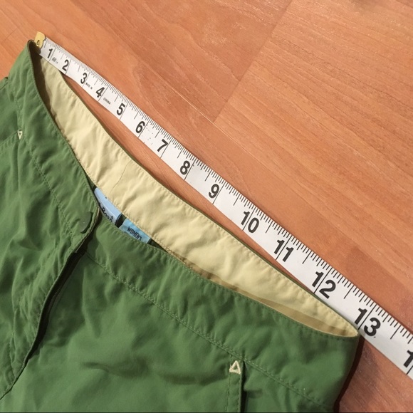 [SOLD] L.L. Bean Nylon Capri - Picture 3 of 5