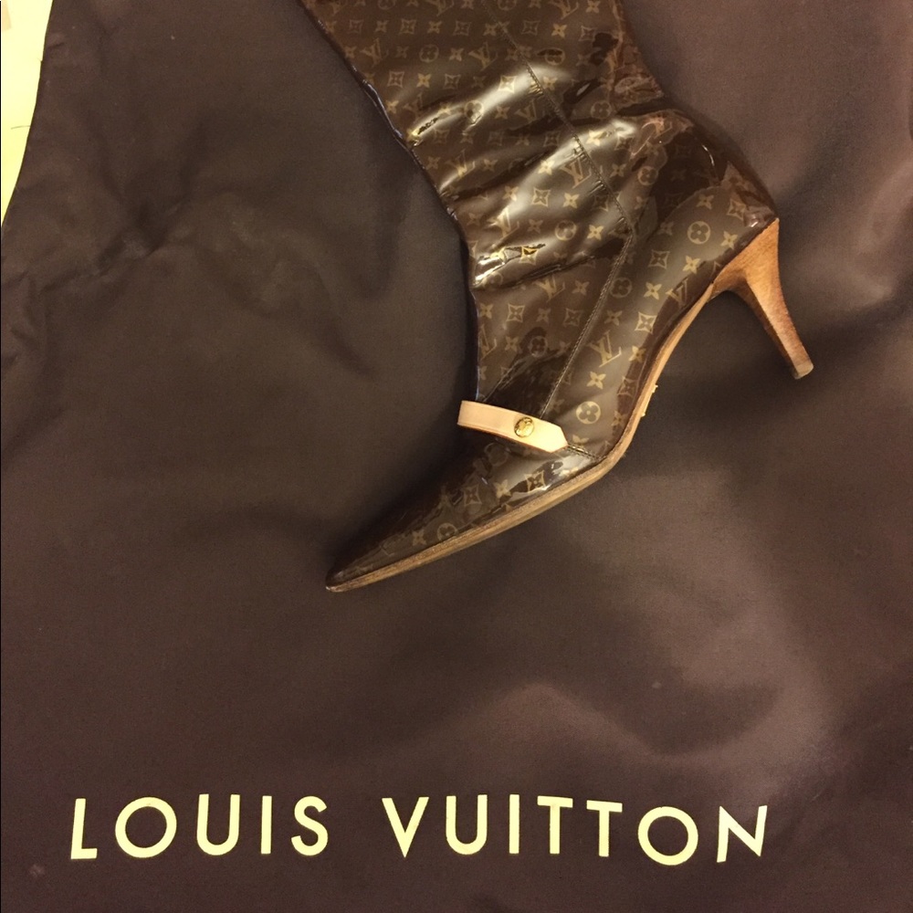 LV boots