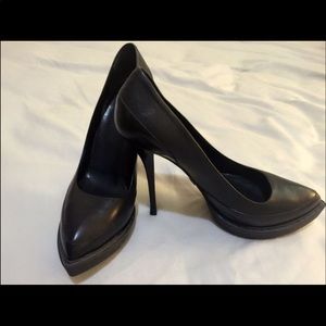 Black Gucci pumps size 7