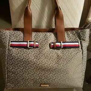 Tommy Hilfiger bag color cream. Sale🎁