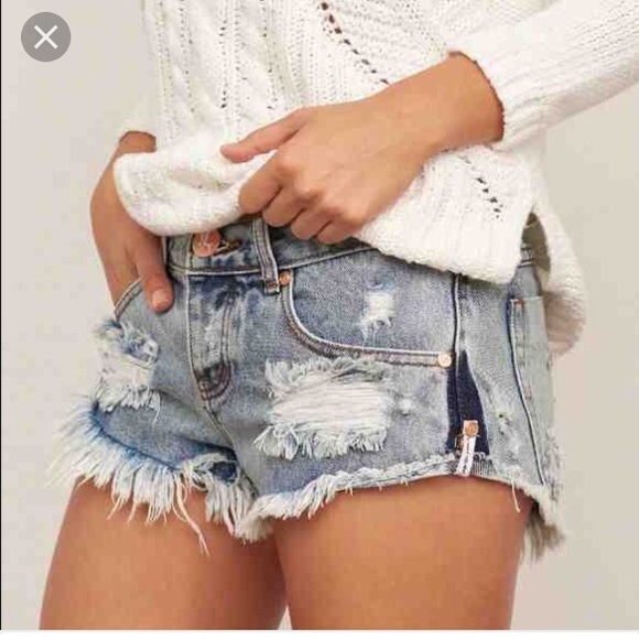 •ISO• One Teaspoon Shorts 22/23 - Picture 5 of 5