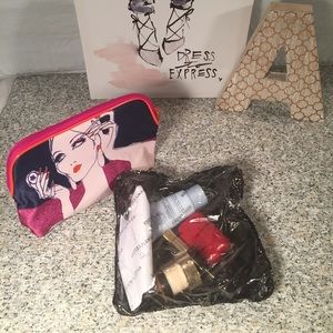Estée Lauder make up bag and samples.