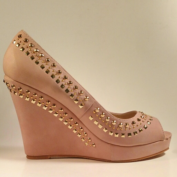 PINK STUDDED WEDGES - Picture 2 of 5