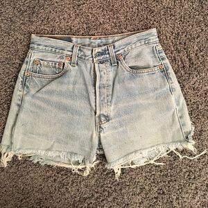 Light wash Levi denim shorts