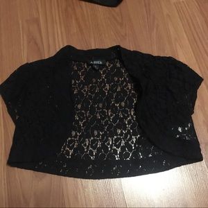 Black lace shoulder cover