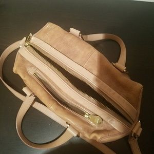 ON SALE NOW! ^^ Pour La Victoire bag sooo soft🥰