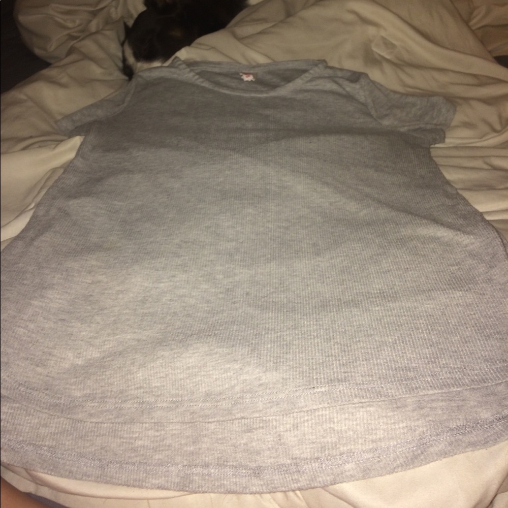 Heather gray slit shirt