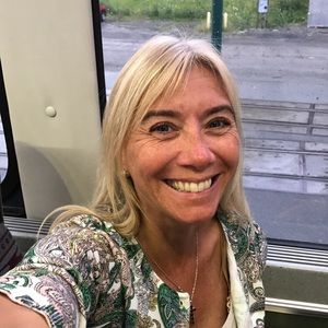 Meet your Posher, Roxanne