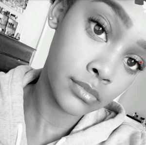 Meet your Posher, Tania