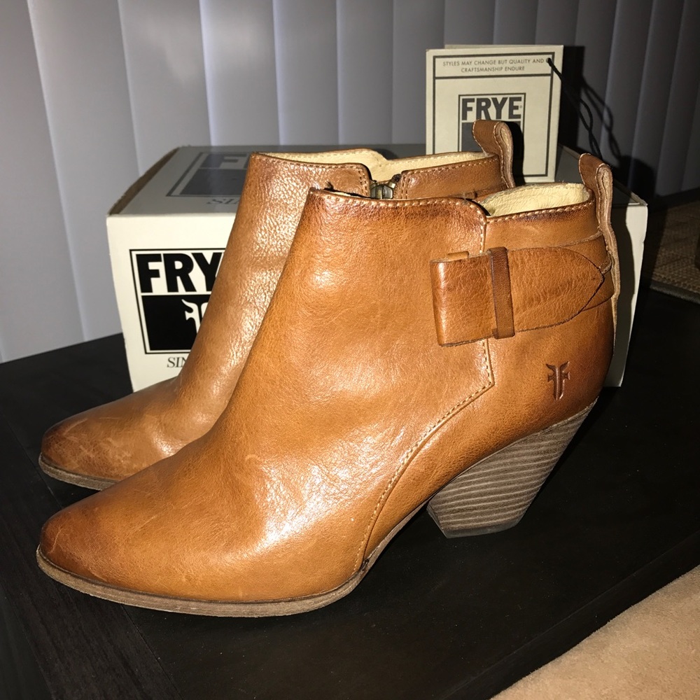 Frye Reina chestnut booties 7.5