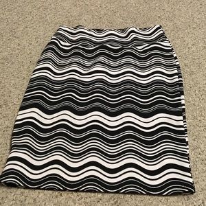 Classy Cassie LuLaRoe pencil skirt...