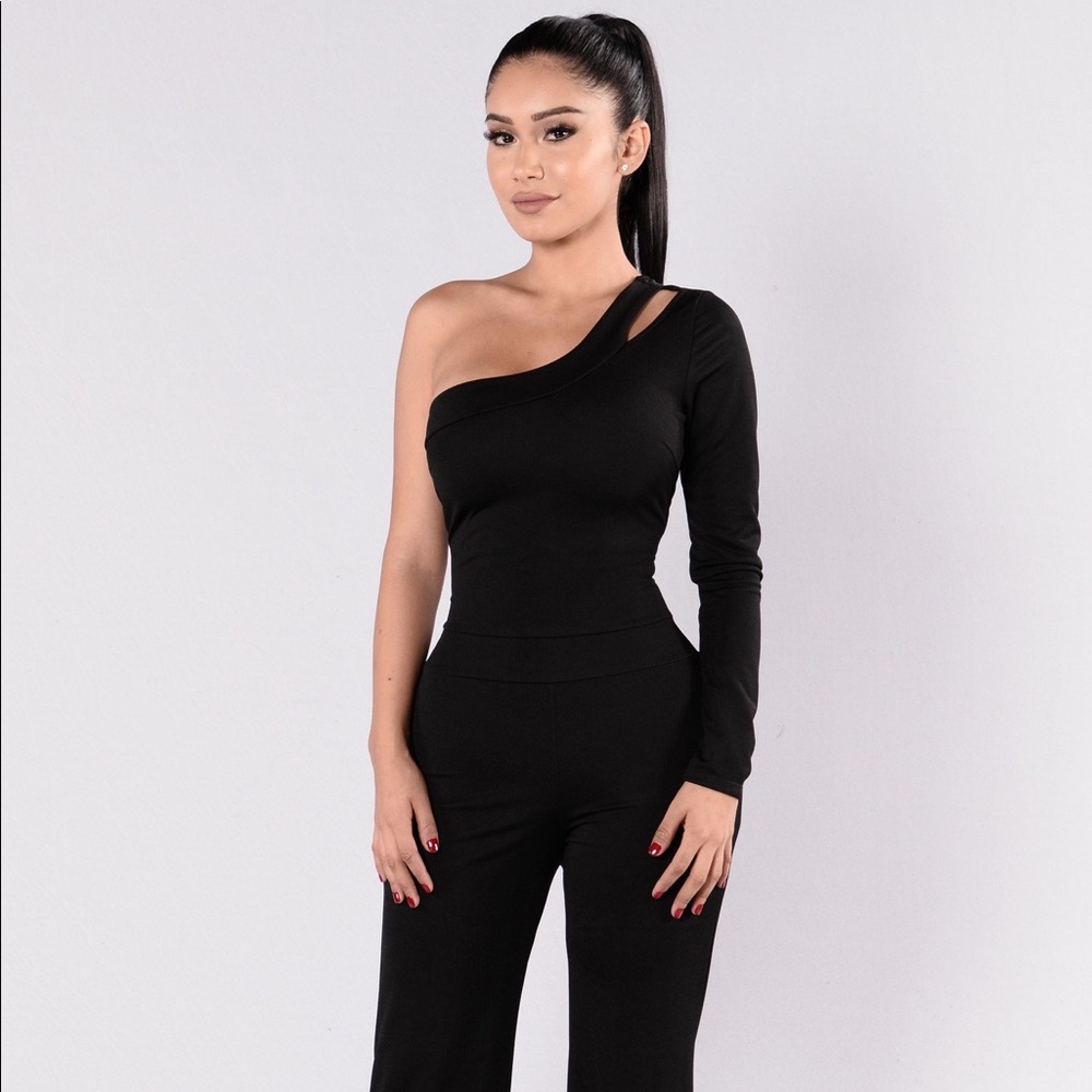 Fashion nova jumpsuit