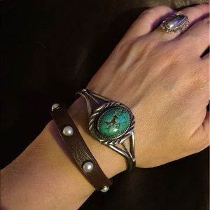 Turquoise bracelet with turquoise stone