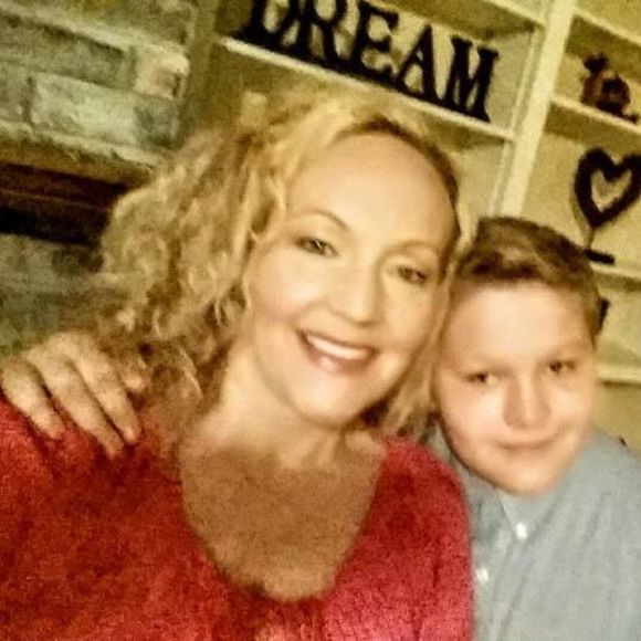 Meet your Posher, Julie - Picture 1 of 1