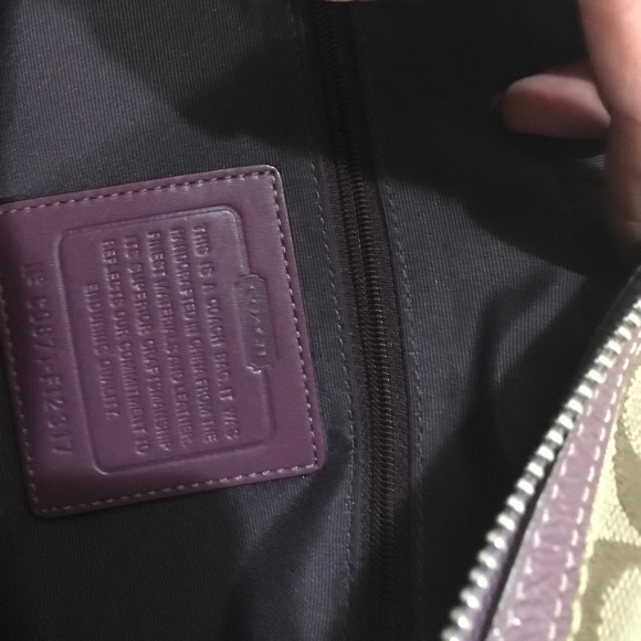 Purple accent coach purse - Picture 3 of 4