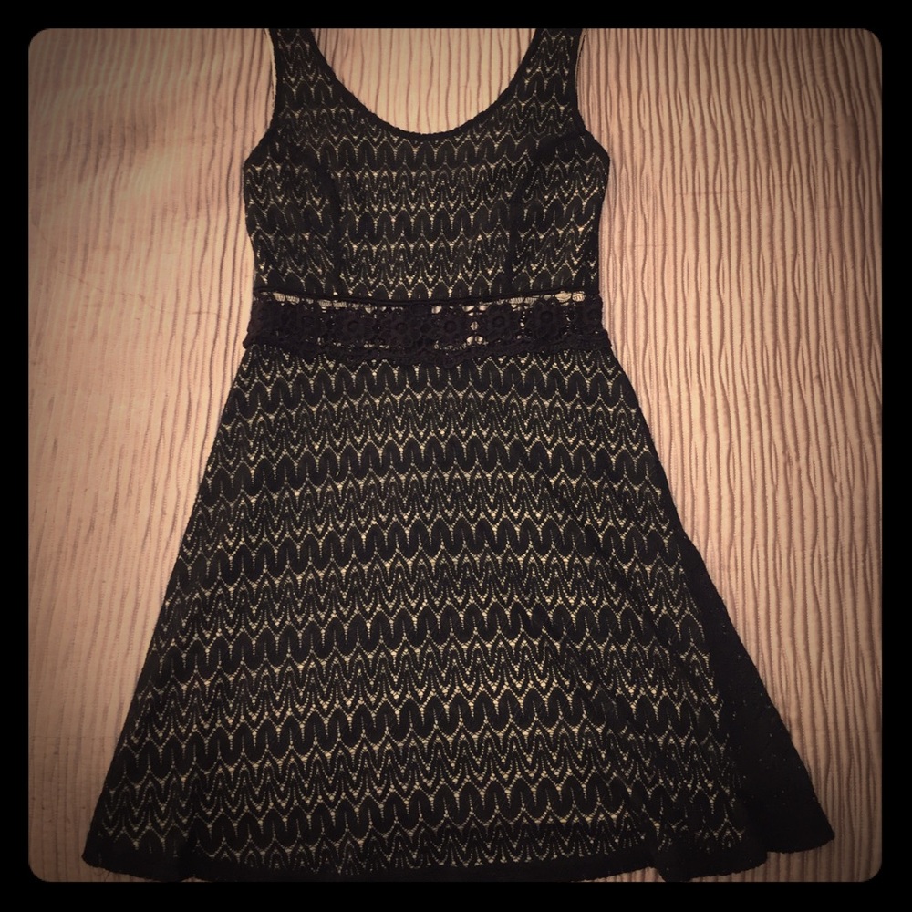 BLACK LACE DRESS
