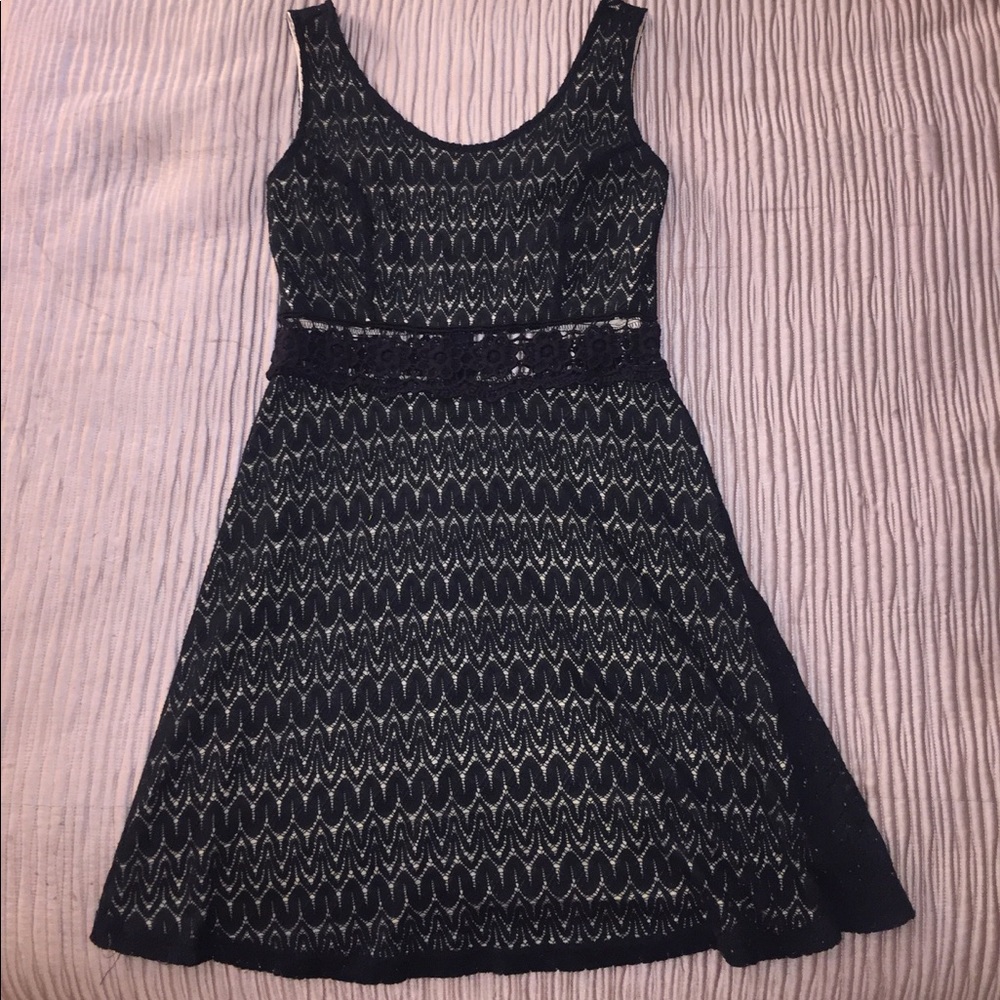 BLACK LACE DRESS - Picture 2 of 6