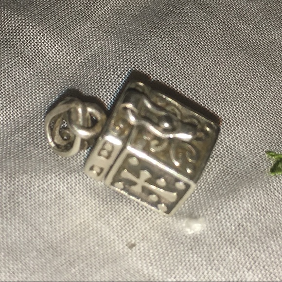 🎁 SOLD 🎁 - Picture 3 of 6