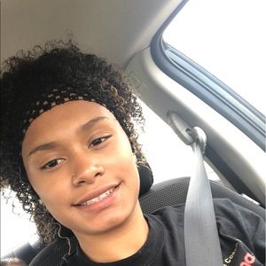 Meet your Posher, Briana